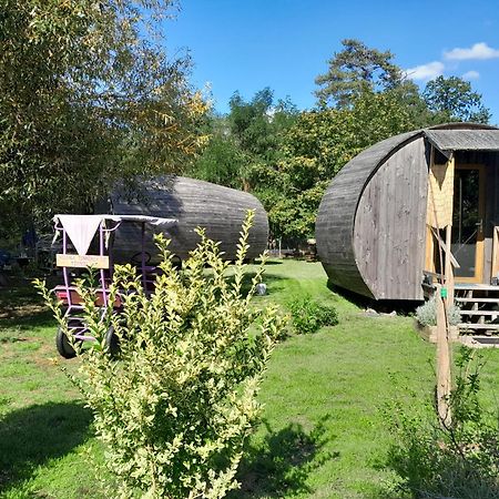 " Village Tonneaux De Tirpoil " Montilliers Exterior foto
