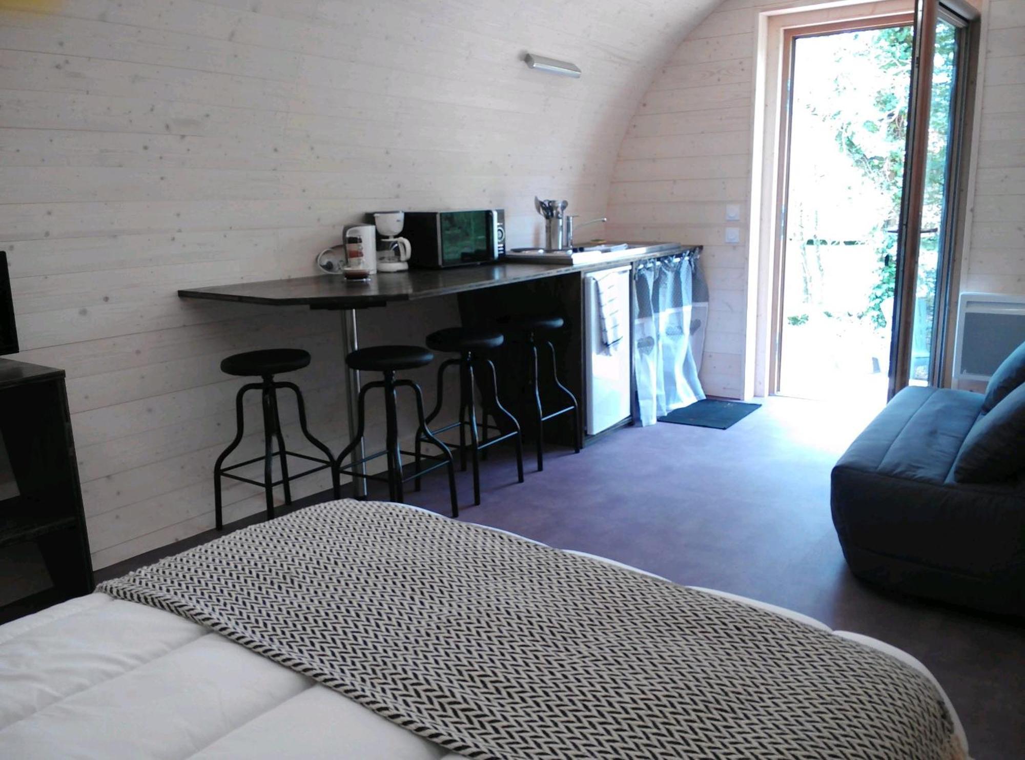 " Village Tonneaux De Tirpoil " Montilliers Zimmer foto