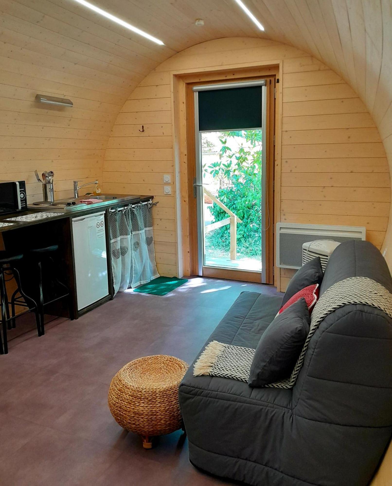 " Village Tonneaux De Tirpoil " Montilliers Exterior foto