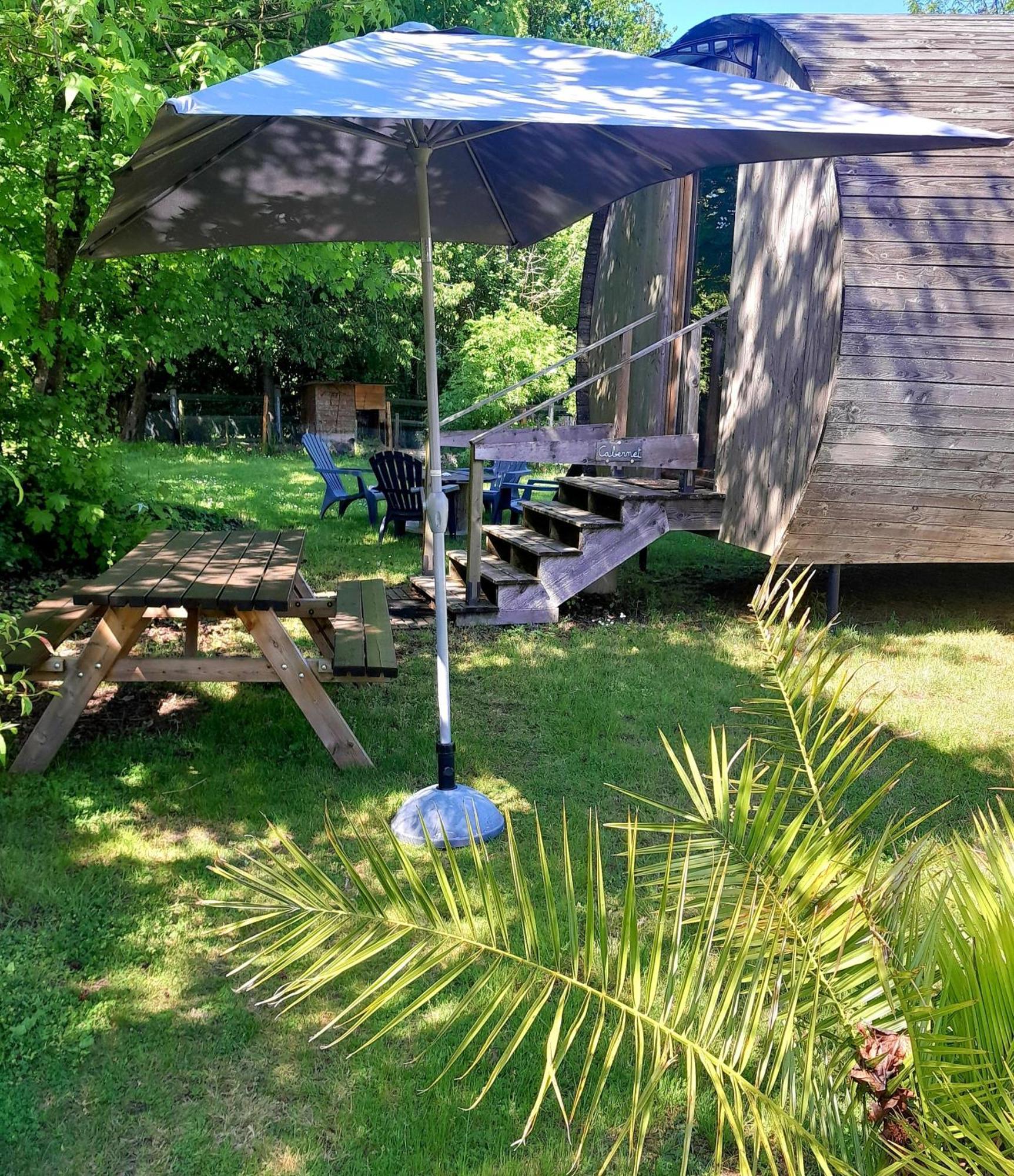 " Village Tonneaux De Tirpoil " Montilliers Exterior foto